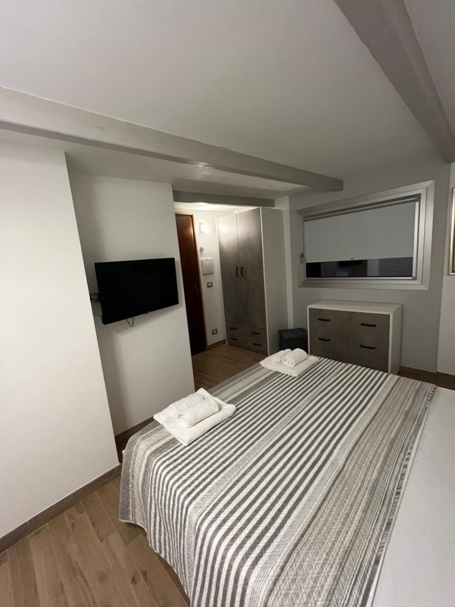 Villa Paonessa Lido Di Fondi Rom bilde